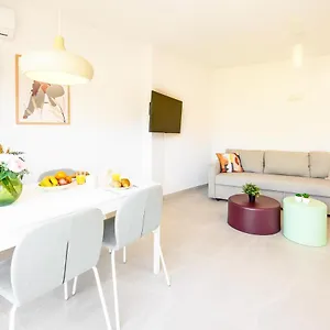 2 Bedroom, New, 1 Min To The Beach, Center- Picasso By 10tosea Apartment